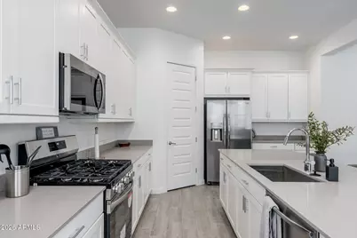 3272 W Peak View Road, Phoenix, AZ 85083 - Photo 8