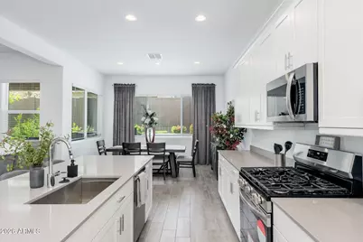 3272 W Peak View Road, Phoenix, AZ 85083 - Photo 10