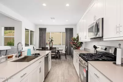 3272 W Peak View Road, Phoenix, AZ 85083 - Photo 8