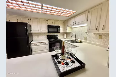 10330 W Thunderbird Boulevard #C203, Sun City, AZ 85351 - Photo 6