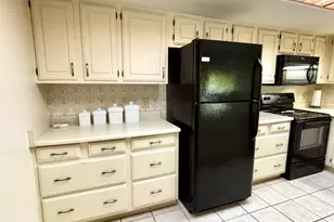 10330 W Thunderbird Blvd, Sun City, AZ 85351 - Photo 8