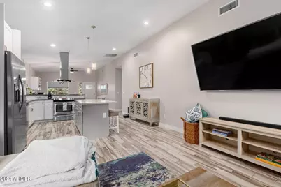 2647 E Contention Mine Road, Phoenix, AZ 85032 - Photo 10