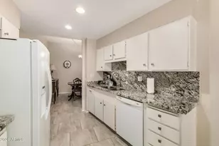 10926 W Welk Dr, Sun City, AZ 85373 - Photo 10