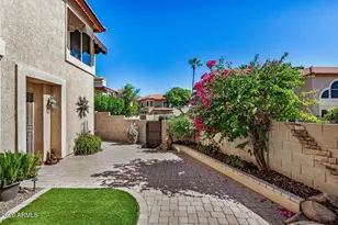 10247 N 12th Pl, Phoenix, AZ 85020 - Photo 2