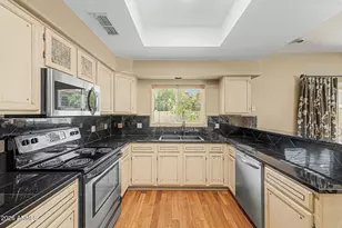 10247 N 12th Pl, Phoenix, AZ 85020 - Photo 8