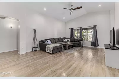 8308 W Berridge Lane, Glendale, AZ 85305 - Photo 6