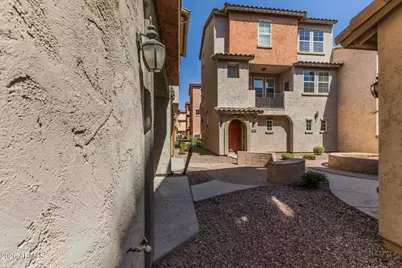 2026 N 78th Glen, Phoenix, AZ 85035 - Photo 1