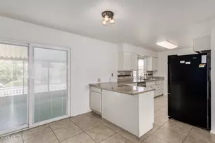 11062 W Edgewood Dr, Sun City, AZ 85351 - Photo 8