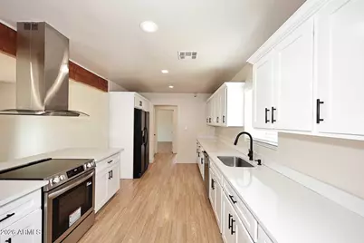 2002 W Turney Avenue, Phoenix, AZ 85015 - Photo 12