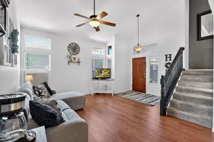 4719 E Rockledge Rd, Phoenix, AZ 85044 - Photo 4