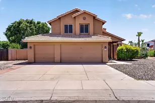 4719 E Rockledge Rd, Phoenix, AZ 85044 - Photo 2