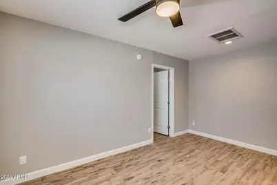 801 E Puget Avenue #Apt 4, Phoenix, AZ 85020 - Photo 8