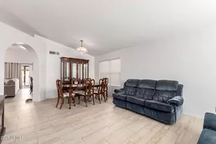 446 W Mendoza Cir, Mesa, AZ 85210 - Photo 4