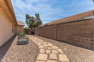 446 W Mendoza Cir, Mesa, AZ 85210 - Photo 32