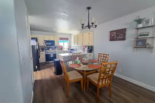 220 N 22nd Pl, Mesa, AZ 85213 - Photo 4