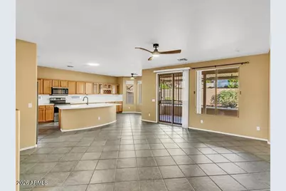 16180 W Ironwood Street, Surprise, AZ 85374 - Photo 10