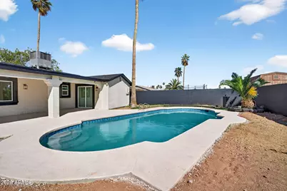 8531 W Vale Drive, Phoenix, AZ 85037 - Photo 10