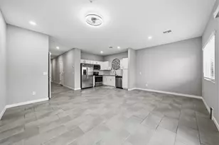 8347 N 22nd Dr, Phoenix, AZ 85021 - Photo 2