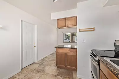 524 W Fairway Drive #Unit 6, Mesa, AZ 85201 - Photo 6