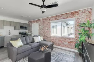 2512 E Thomas Rd, Phoenix, AZ 85016 - Photo 2