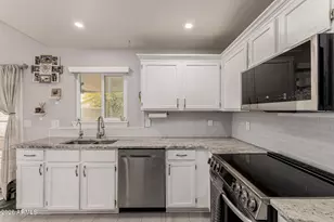 3139 W Donald Dr, Phoenix, AZ 85027 - Photo 10