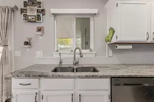 3139 W Donald Dr, Phoenix, AZ 85027 - Photo 8