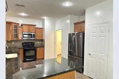 7706 S 24th Drive, Phoenix, AZ 85041 - Photo 2