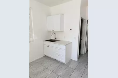 7706 S 24th Drive, Phoenix, AZ 85041 - Photo 8