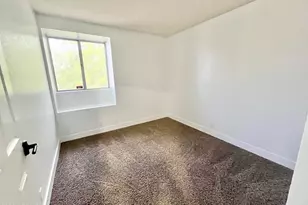 4047 W Whispering Wind Dr, Glendale, AZ 85310 - Photo 32