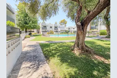 302 E Monte Vista Road #Apt A1, Phoenix, AZ 85004 - Photo 8