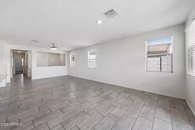 2435 W Kowalsky Lane, Phoenix, AZ 85041 - Photo 8
