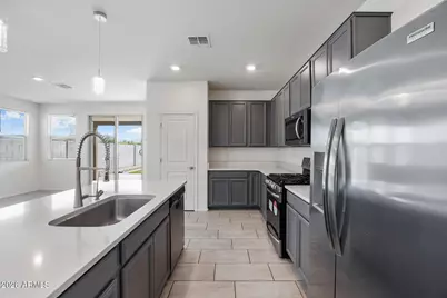 2435 W Kowalsky Lane, Phoenix, AZ 85041 - Photo 16