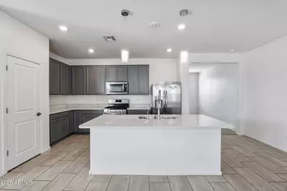 2435 W Kowalsky Lane, Phoenix, AZ 85041 - Photo 14