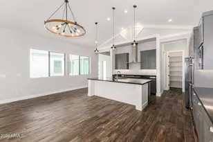 9818 S 7th Pl, Phoenix, AZ 85042 - Photo 16