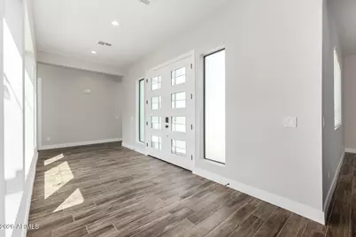 9818 S 7th Place, Phoenix, AZ 85042 - Photo 8