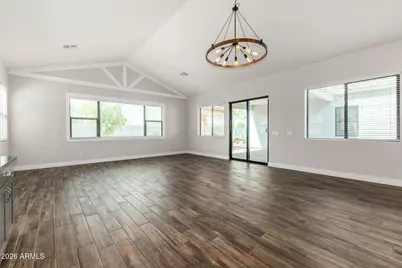9818 S 7th Place, Phoenix, AZ 85042 - Photo 8