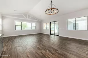 9818 S 7th Pl, Phoenix, AZ 85042 - Photo 8