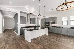 9818 S 7th Pl, Phoenix, AZ 85042 - Photo 14