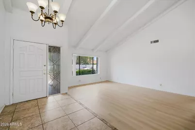 10520 N 78th Place, Scottsdale, AZ 85258 - Photo 2