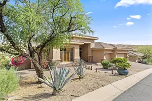 415 E Desert Wind Dr, Phoenix, AZ 85048 - Photo 2