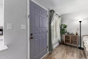 409 W Blackhawk Dr, Phoenix, AZ 85027 - Photo 4