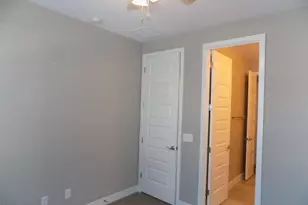 4967 S Bridal Vail Dr, Gilbert, AZ 85298 - Photo 8