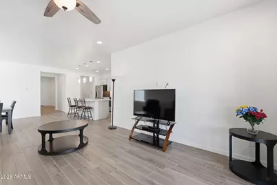 12844 W Tuckey Lane, Glendale, AZ 85307 - Photo 10