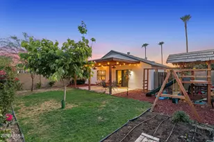 11921 N 76th Ln, Peoria, AZ 85345 - Photo 2