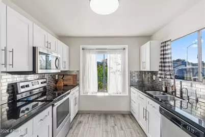 11921 N 76th Lane, Peoria, AZ 85345 - Photo 12