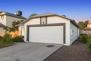 11921 N 76th Ln, Peoria, AZ 85345 - Photo 6