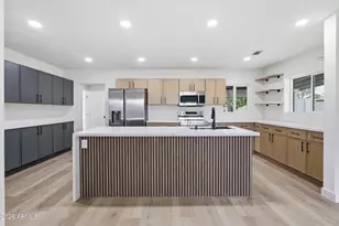 3144 N 34th St, Phoenix, AZ 85018 - Photo 2
