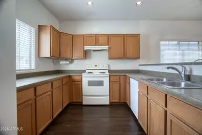 554 E San Carlos Way, Chandler, AZ 85249 - Photo 8