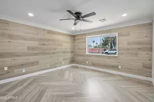 5050 N 41st Dr, Phoenix, AZ 85019 - Photo 10