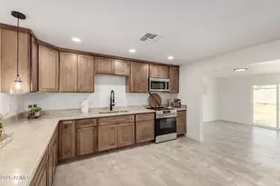 8226 W Meadowbrook Ave, Phoenix, AZ 85033 - Photo 18